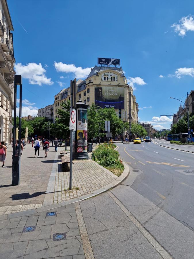 Central Point Budapest Esterno foto