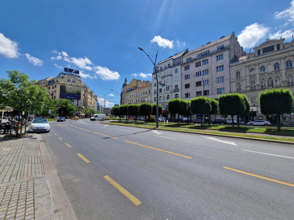 Central Point Budapest Esterno foto